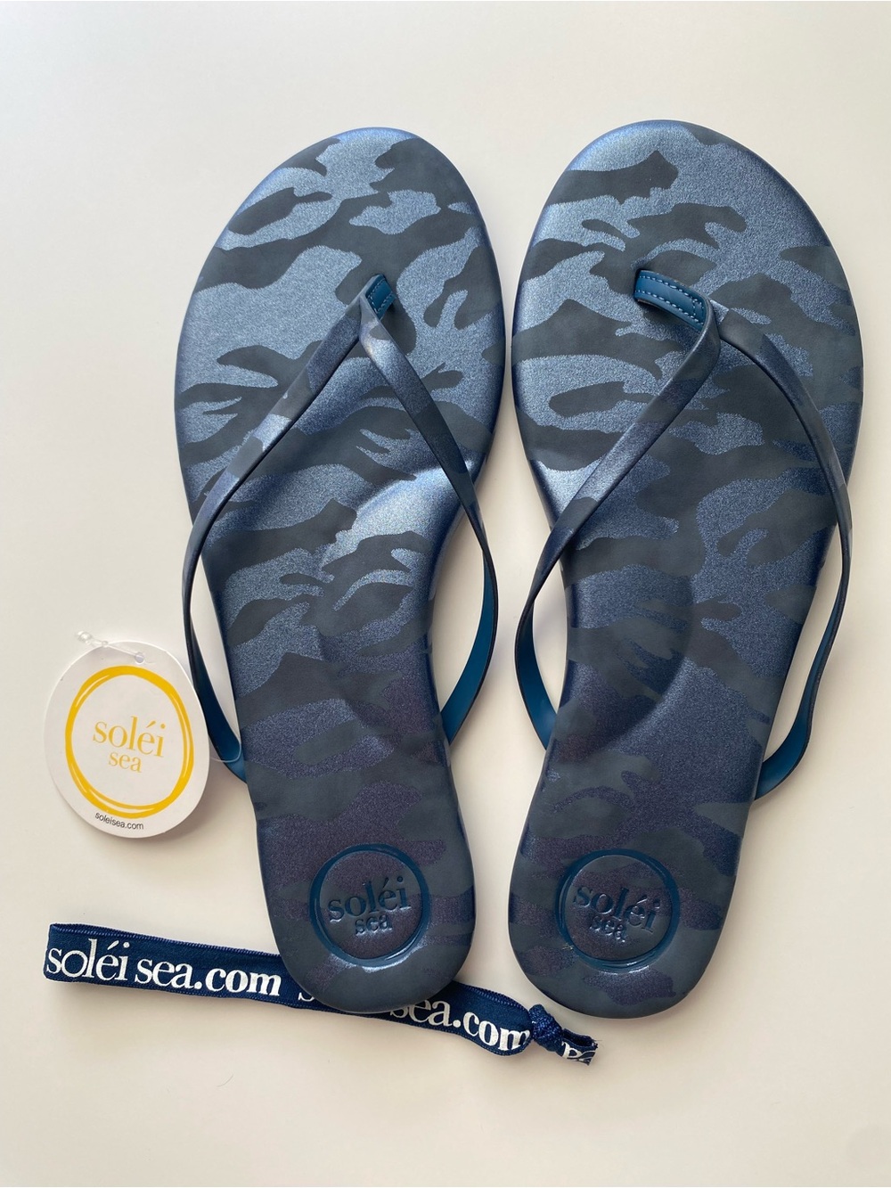 NEW Solei Sea Indie Sandal Metallic Blue Camo Flip Flops Anthro